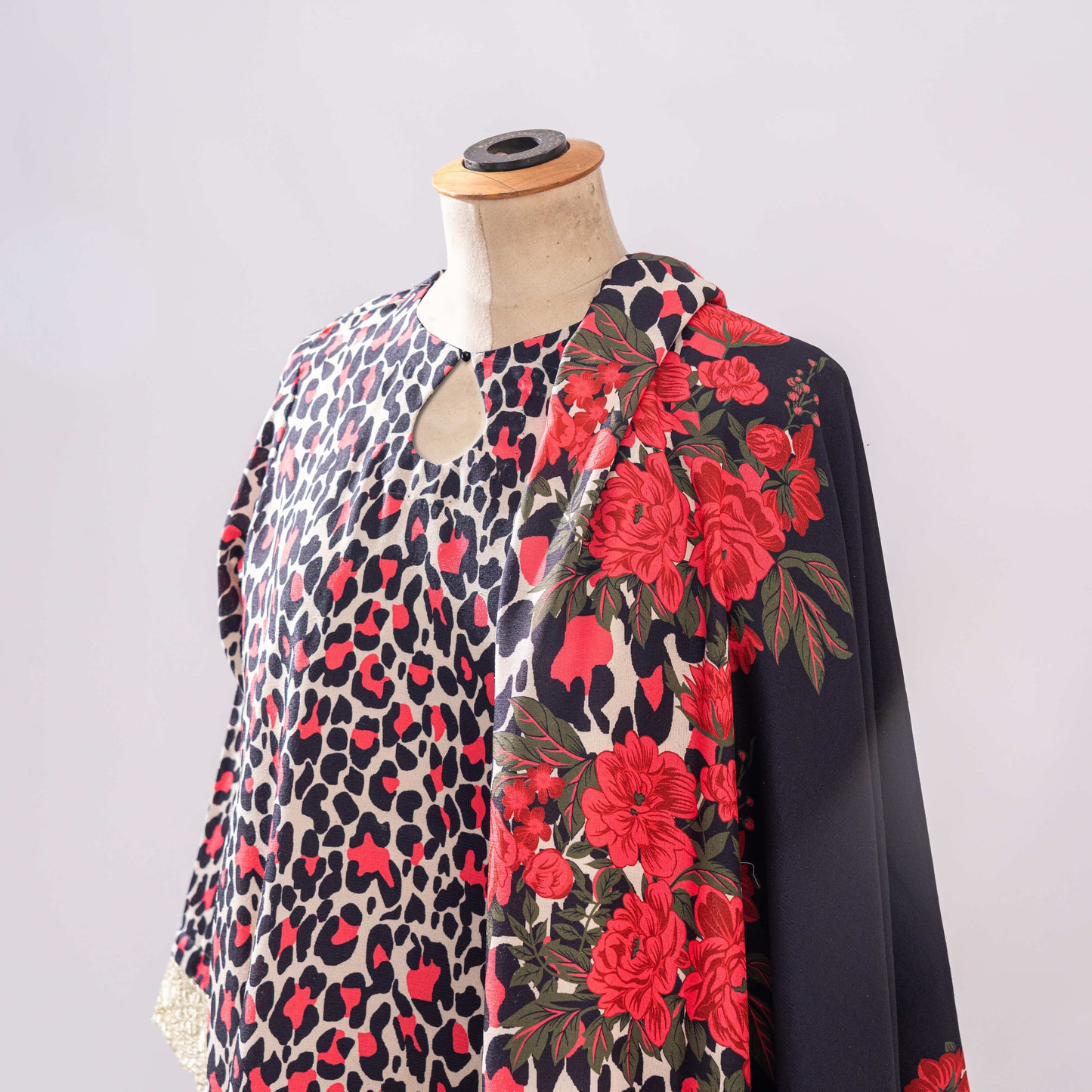 Zehra - Zehra, bright and blooming, represents the vitality and vibrancy women bring to life. It encourages them to nurture their growth and shine in every aspect of their journey.