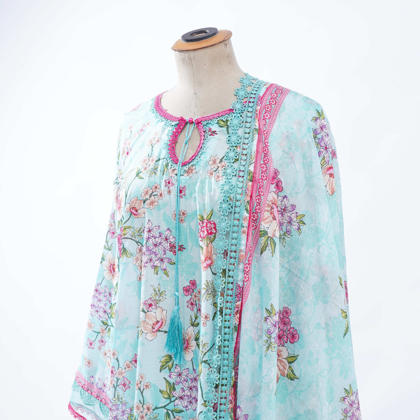 Dilaram (Calm Heart) : is a reminder to prioritise oneself, to take time to heal, and help remove ourselves from harmful situations for our own peace.