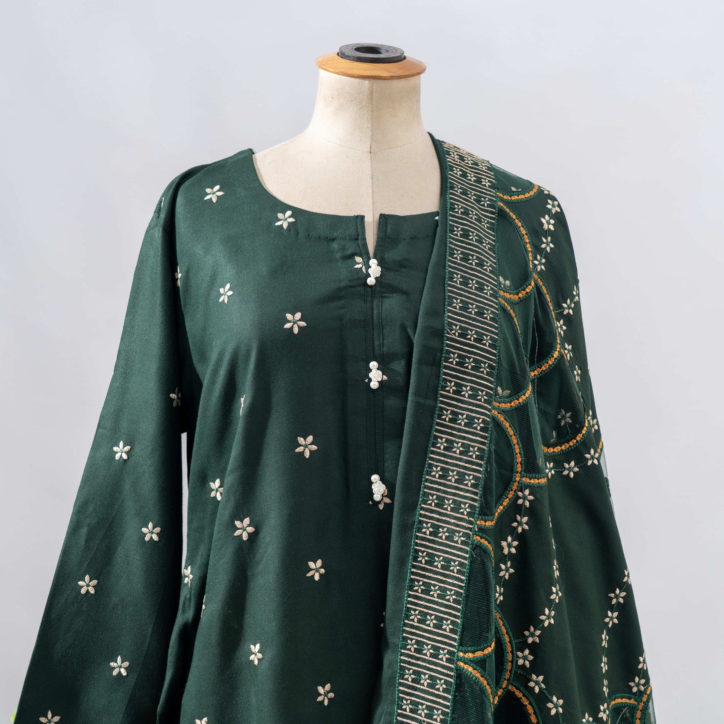 Waazira : Waazira, meaning female minister, is  a symbol of the level of authority and importance women have the potential to have, the skills they already possess to be leaders and change makers